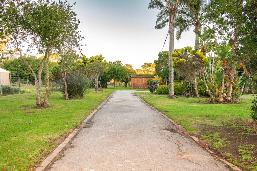 4 Bedroom Property for Sale in Theescombe Eastern Cape